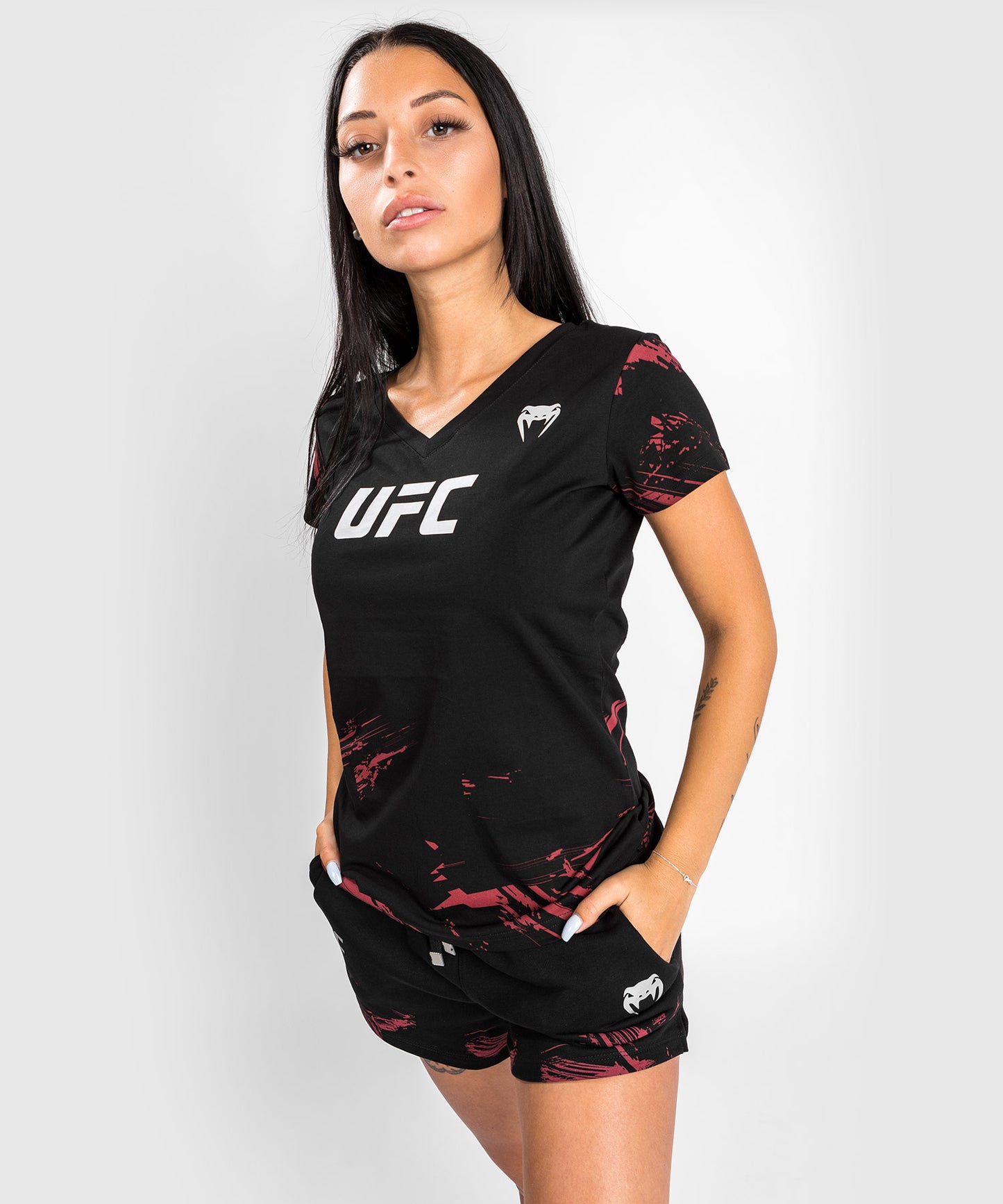 UFC Venum Authentic Fight Week Women’s 2.0 Short Sleeve T-Shirt - Black/Red