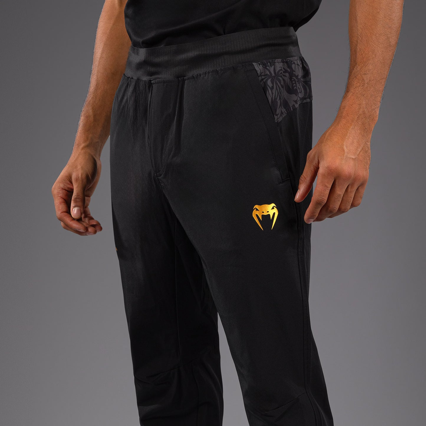 Venum x Topuria Unmatched Edition Joggers - Black/Gold