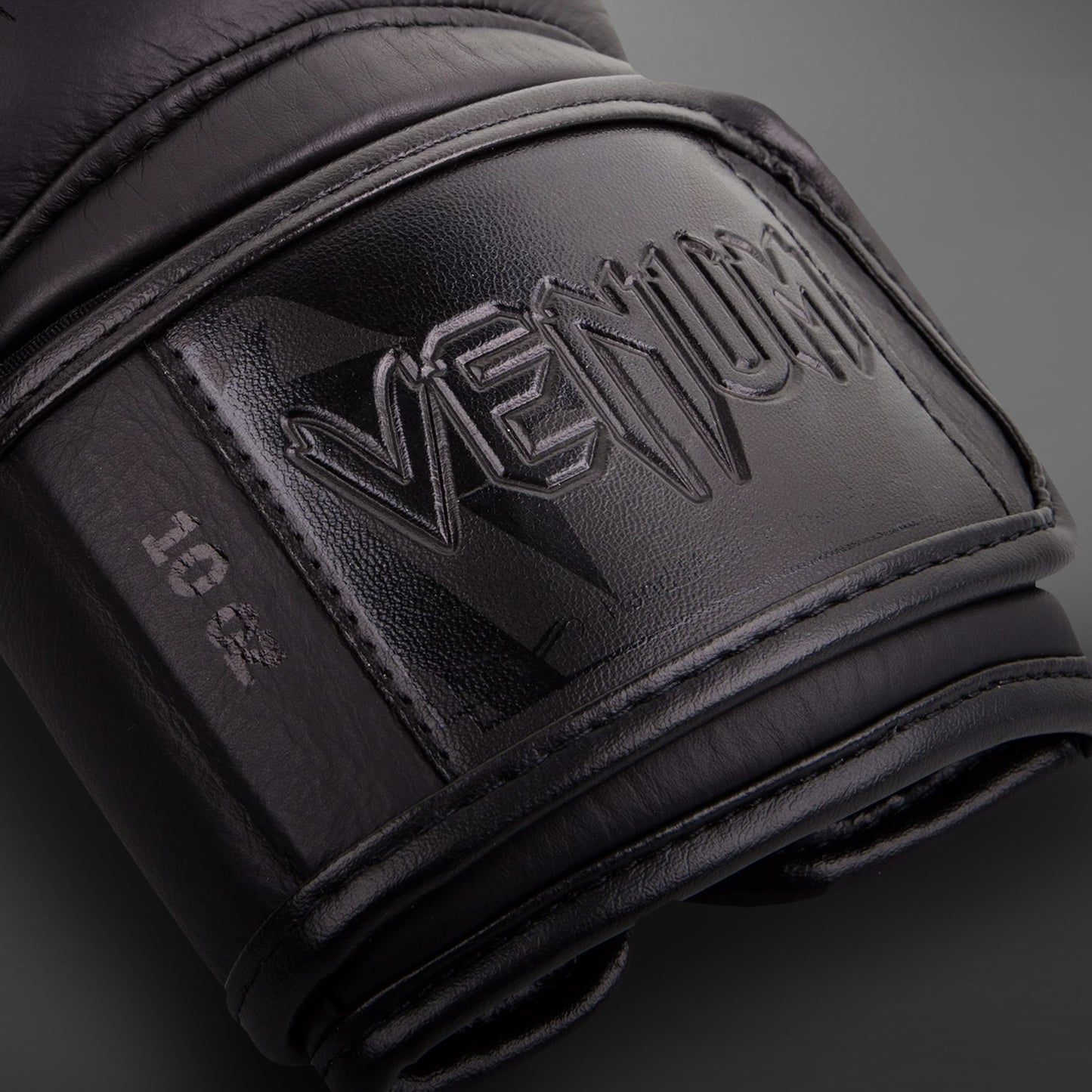 Venum Giant 3.0 Boxing Gloves - Nappa Leather - Black/Black