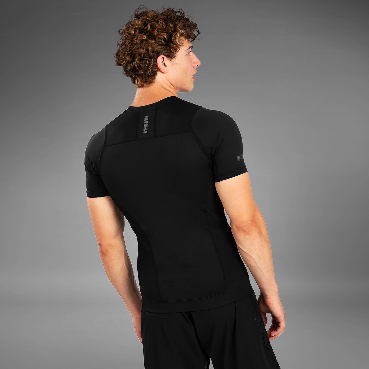 Venum G-Fit Air Rashguard Shortsleeve - Black