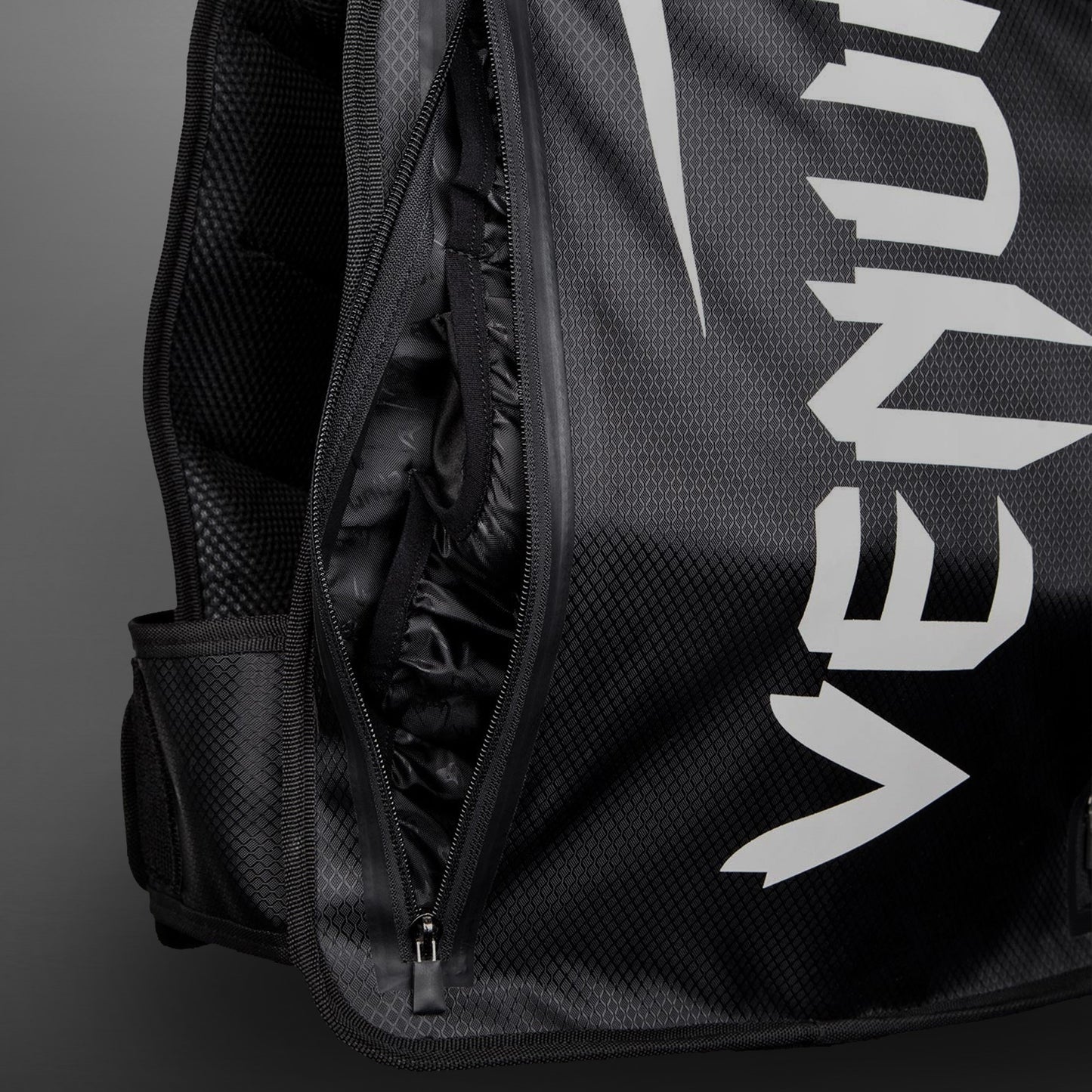 Venum Elite Weighted Vest - Black/White