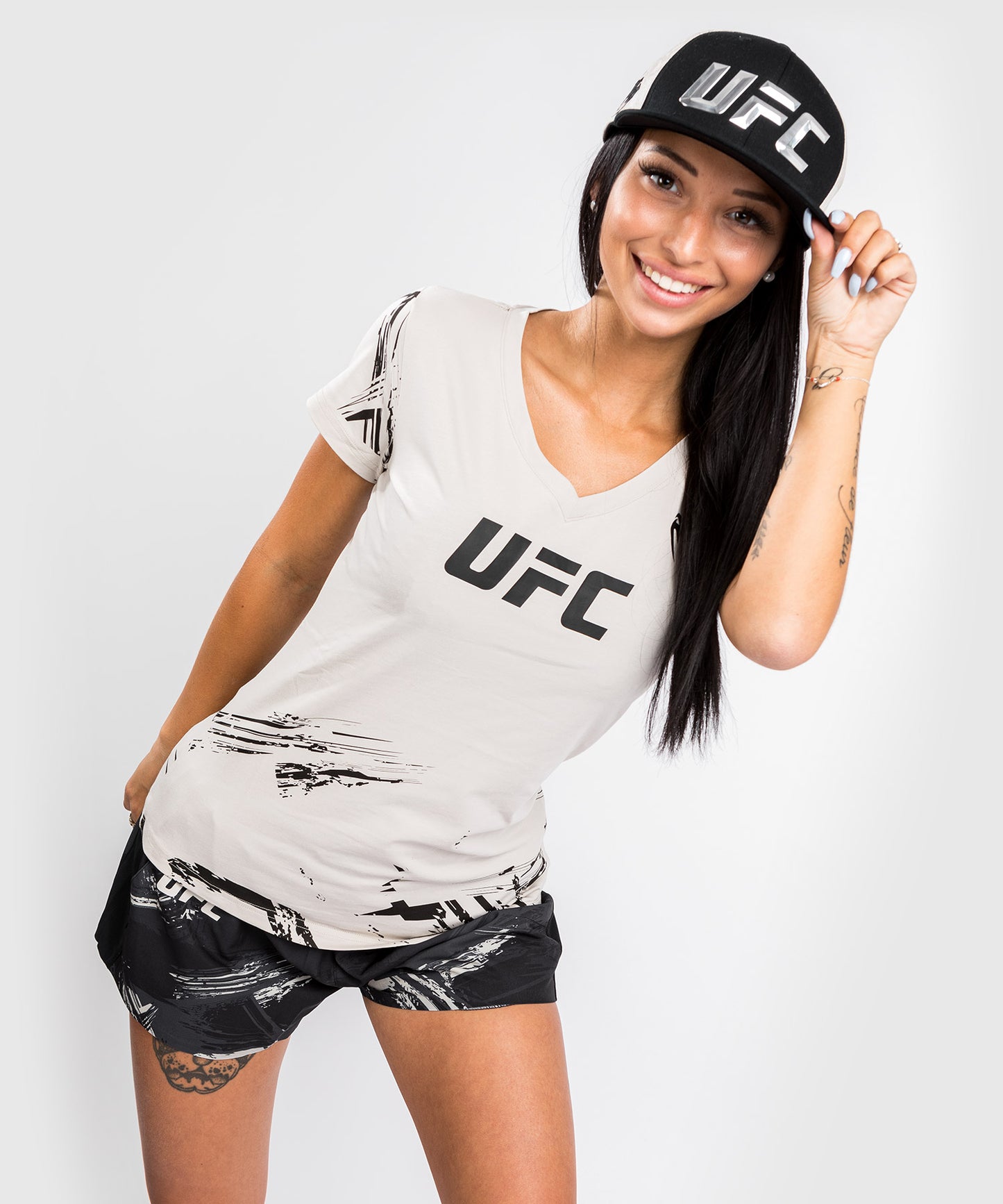 UFC Venum Authentic Fight Week Women’s 2.0 Short Sleeve T-Shirt - Sand