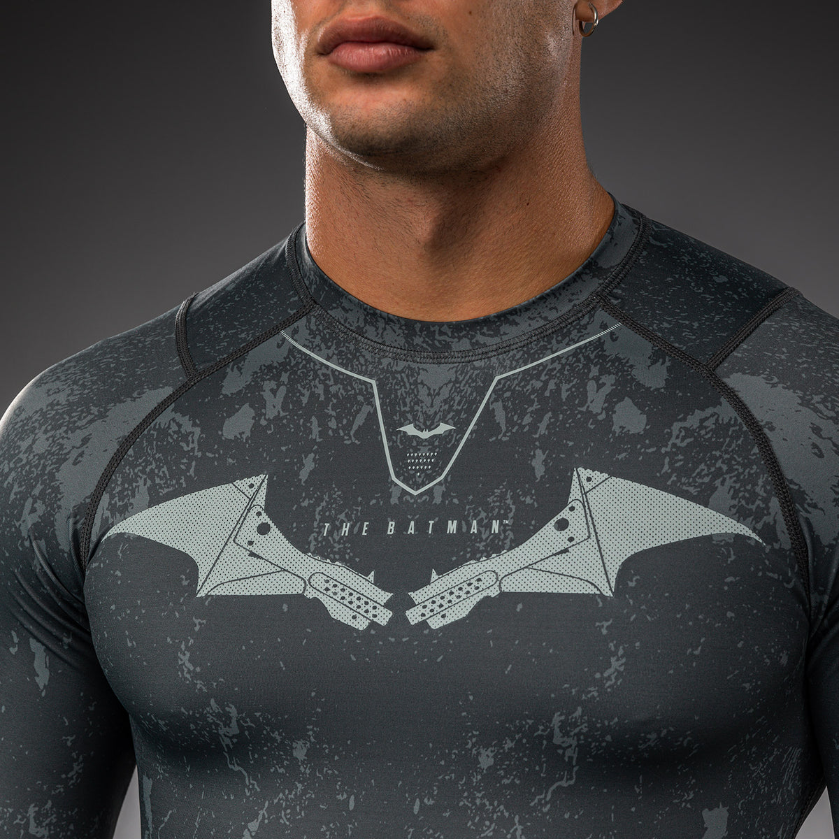 Venum x Batman Long Sleeve Rashguard - Black/Grey/Red
