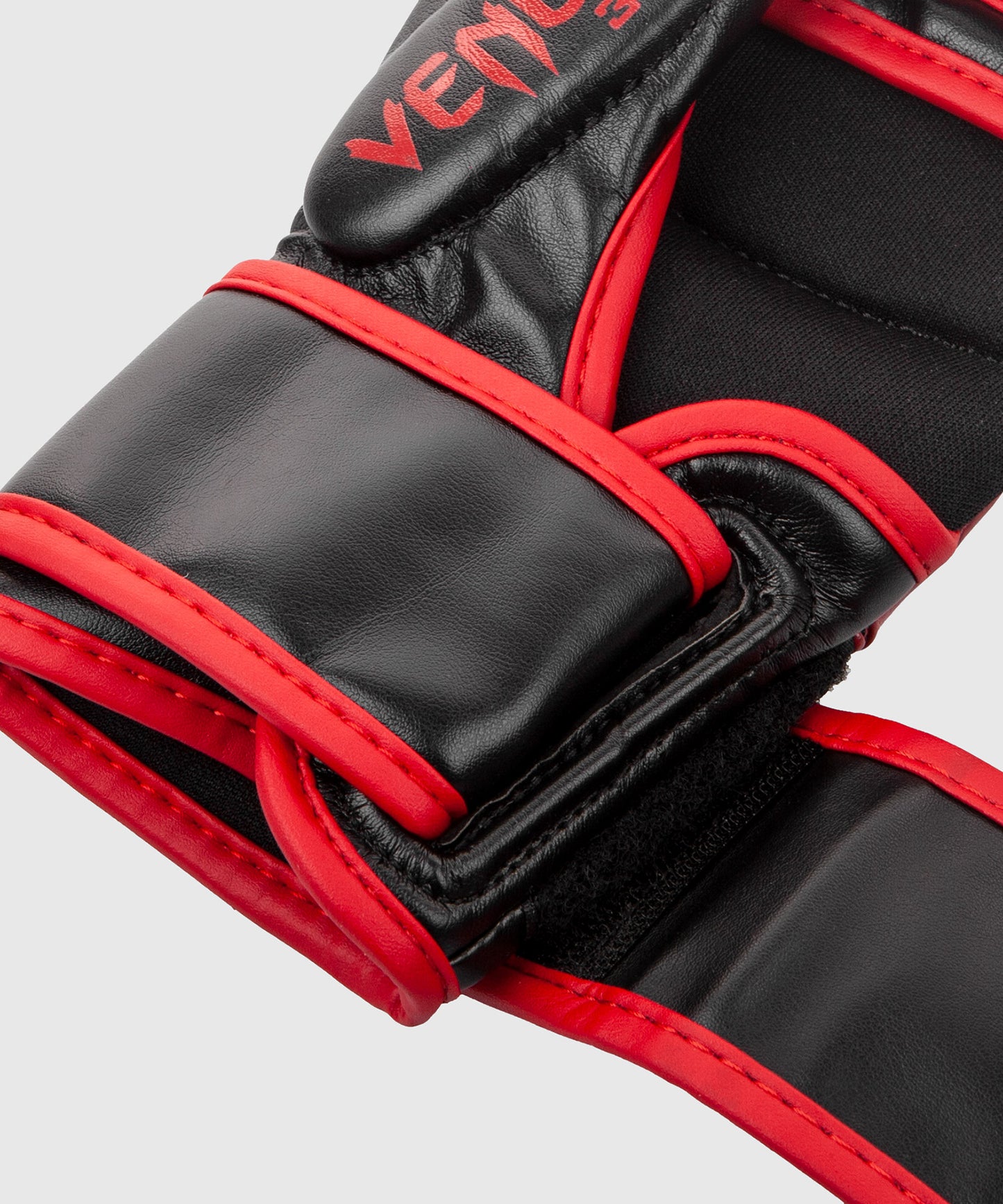 Sparring Gloves Venum Challenger 3.0 - Black/red