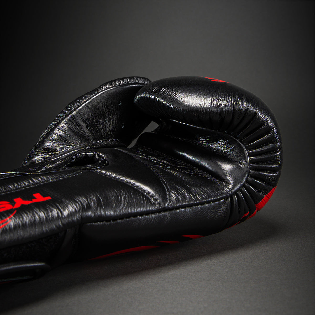 Venum Giant 2.0 Mike Tyson Pro Boxing Gloves - Black/Red + Drawstring bag
