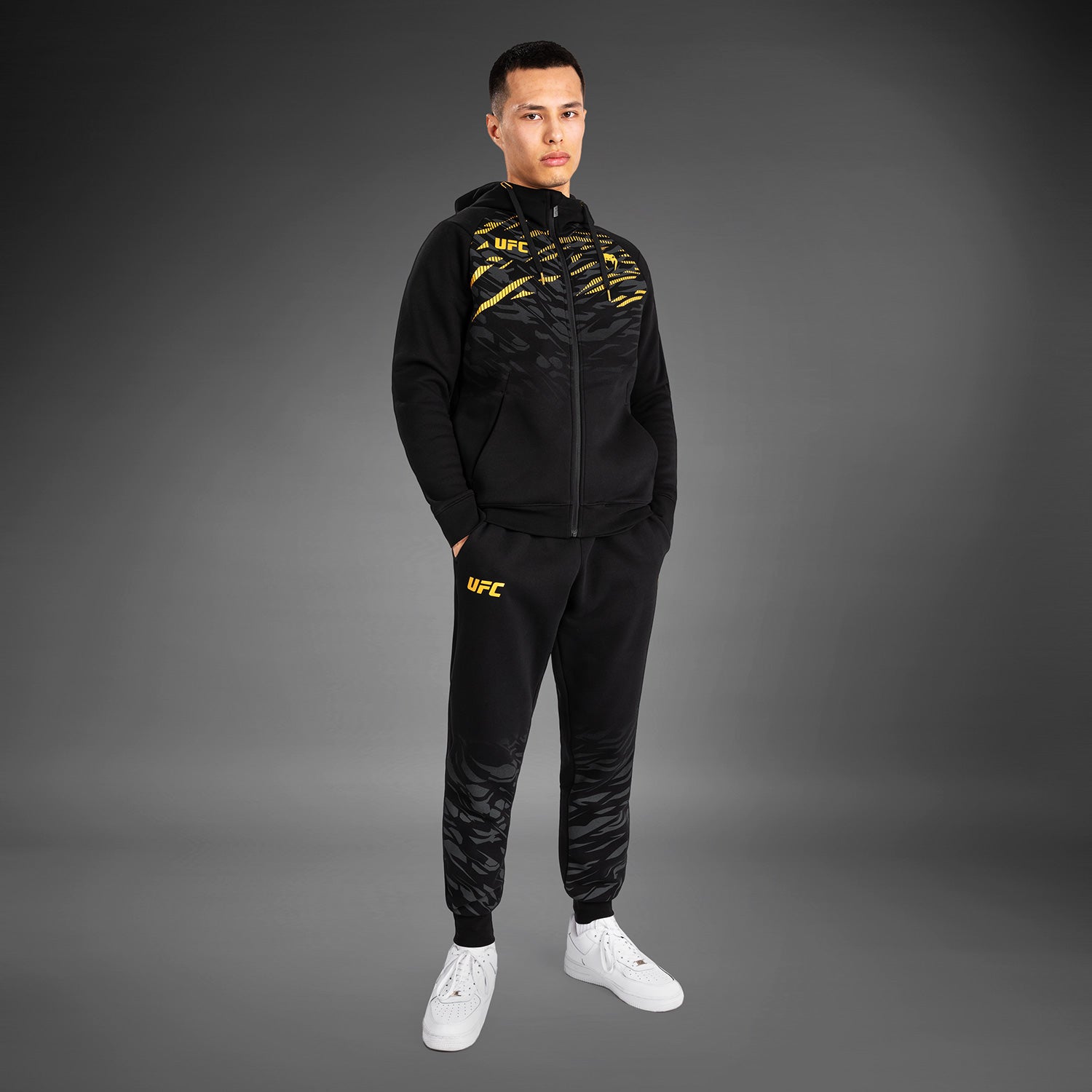 【UFC】 World Relax Fit Hoodie ★正規品 ★追跡可 6e26801a311e58cad3cc36055ac1ee
