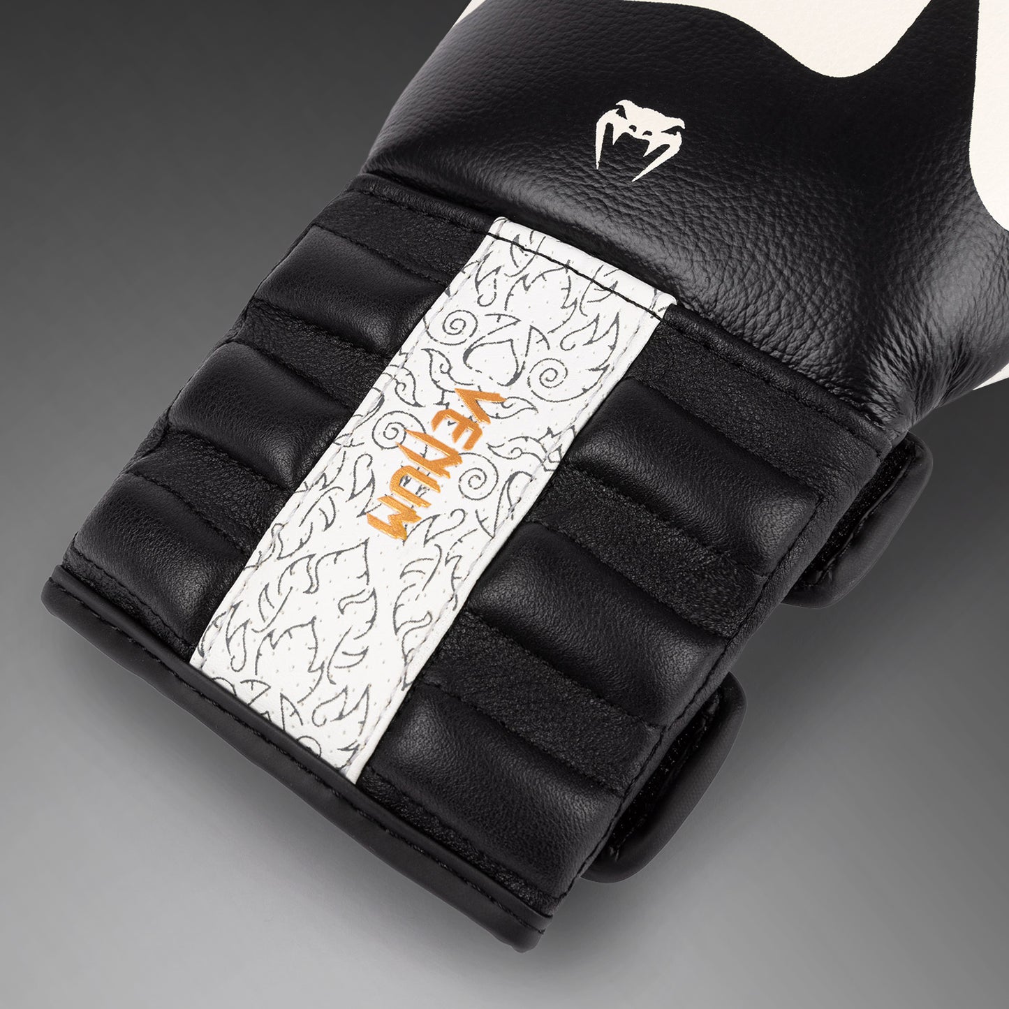 Venum Reverso Boxing Gloves - Snow White/Black