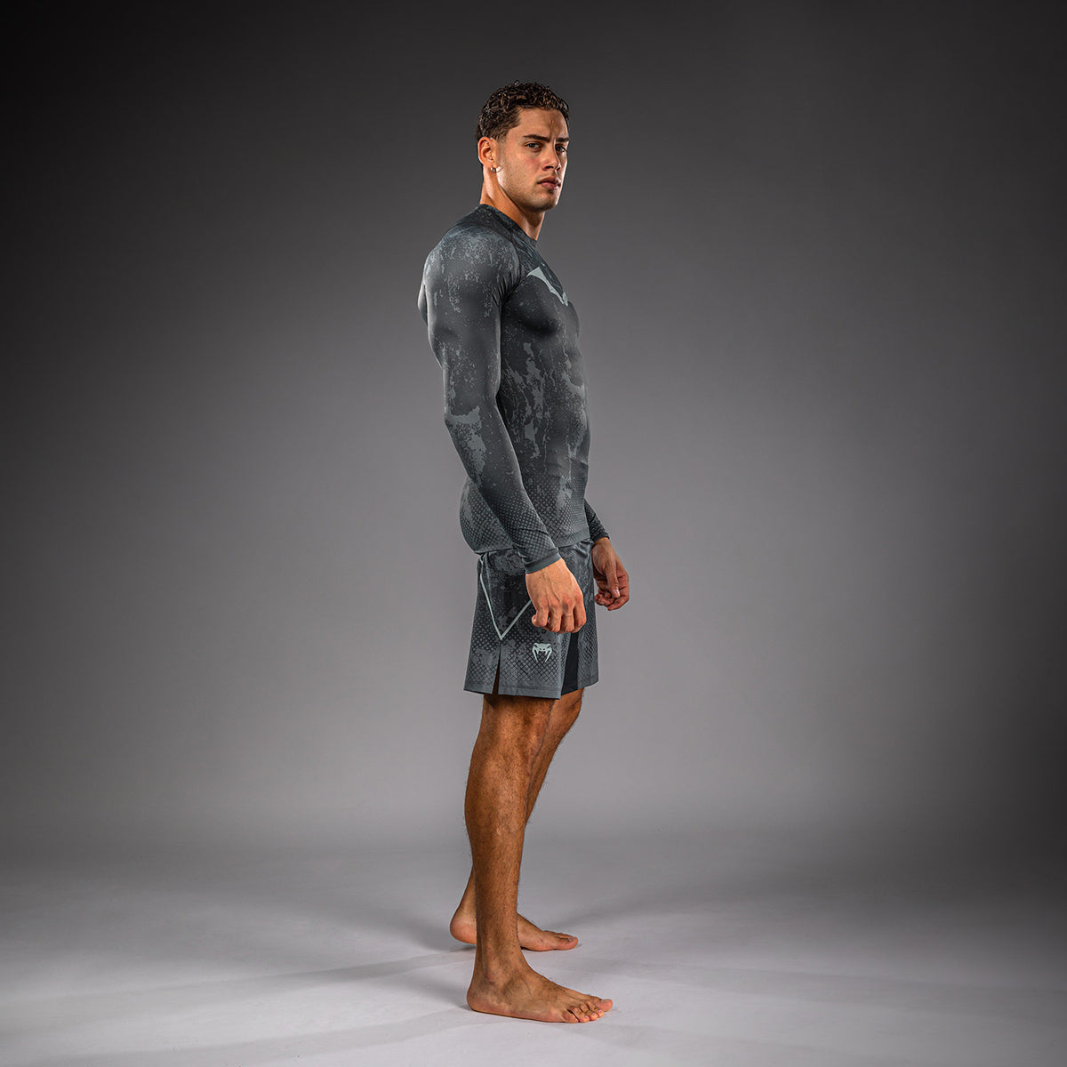 Venum x Batman Long Sleeve Rashguard - Black/Grey/Red