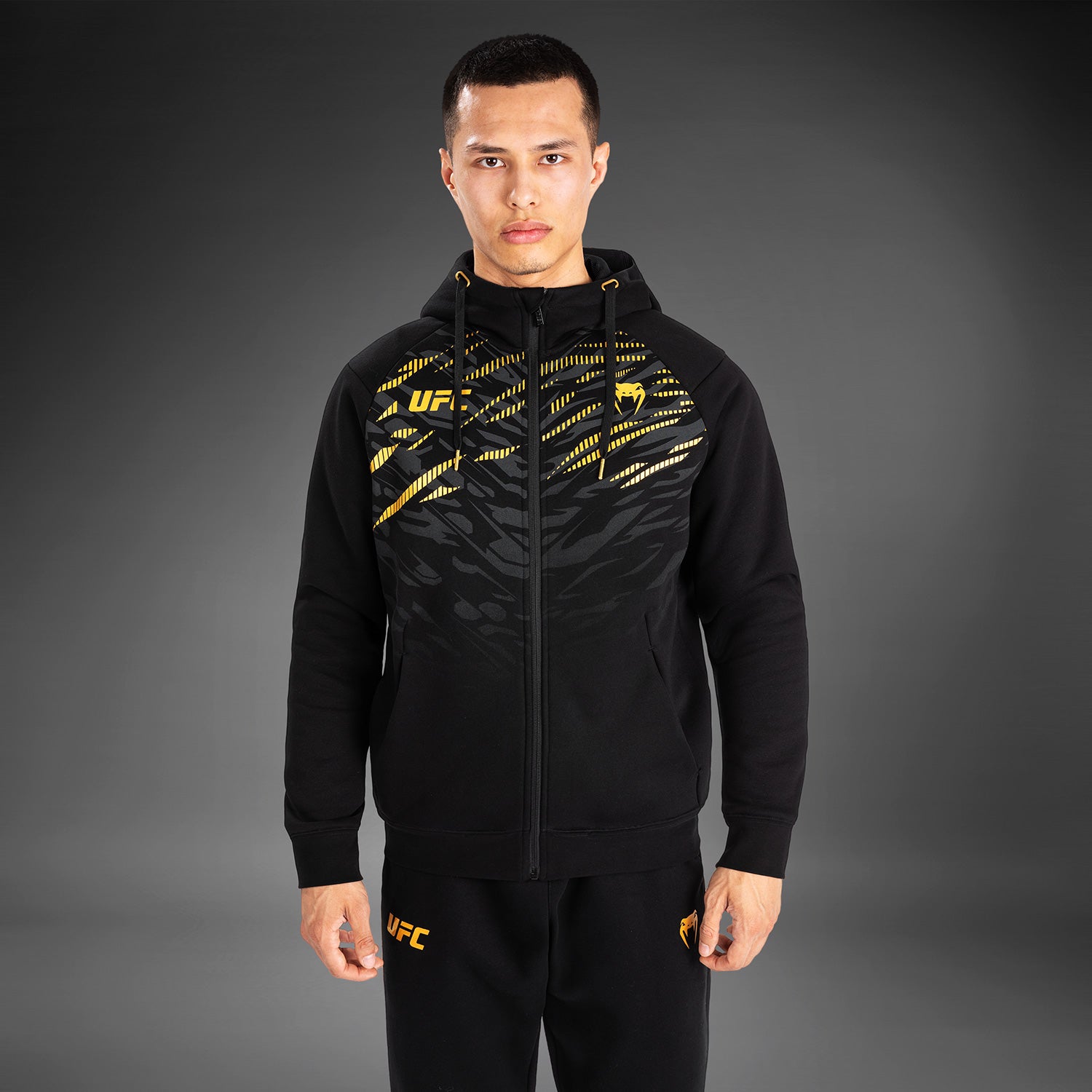 【UFC】 World Relax Fit Hoodie ★正規品 ★追跡可 6e26801a311e58cad3cc36055ac1ee