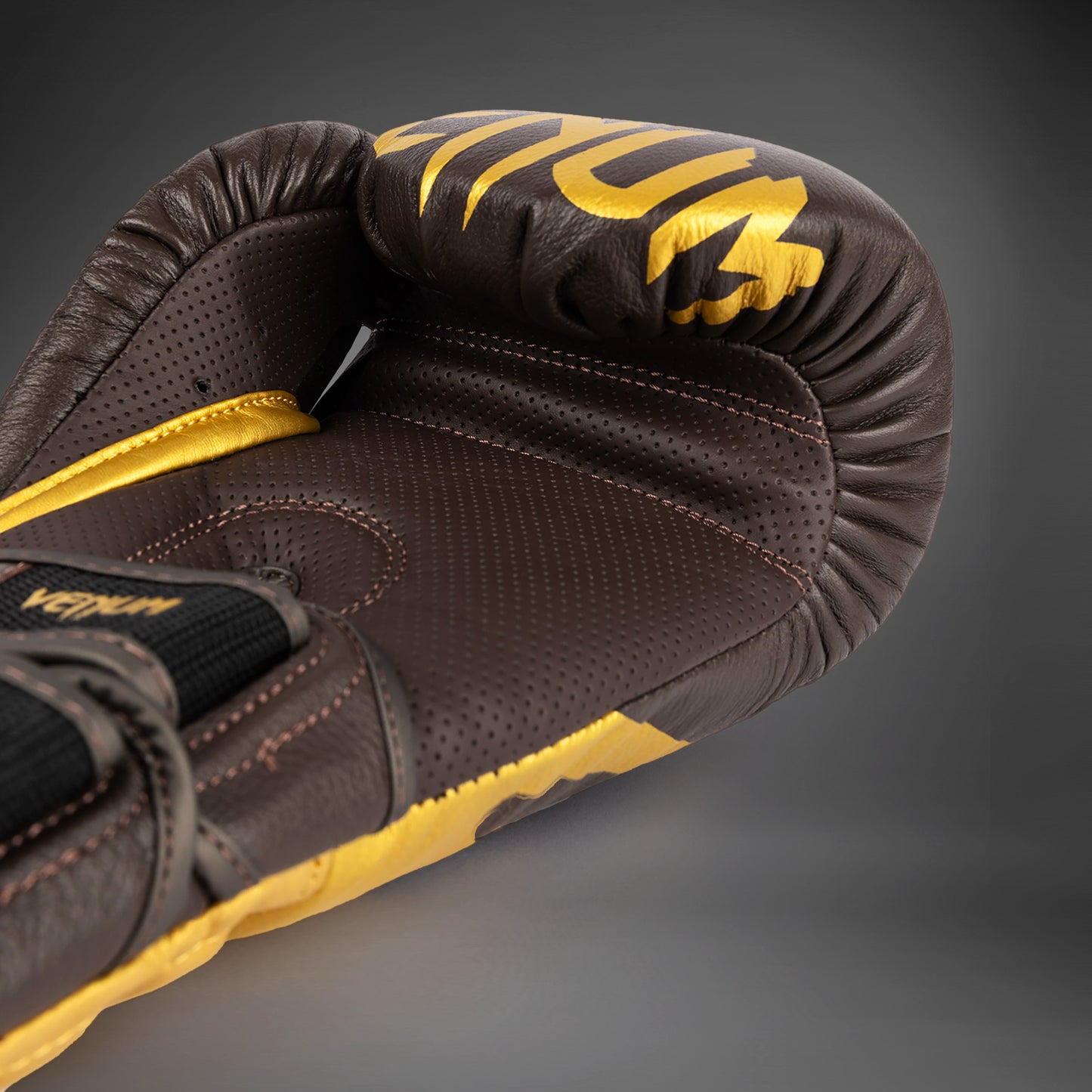 Venum Reverso Boxing Gloves - Chocolate / Gold