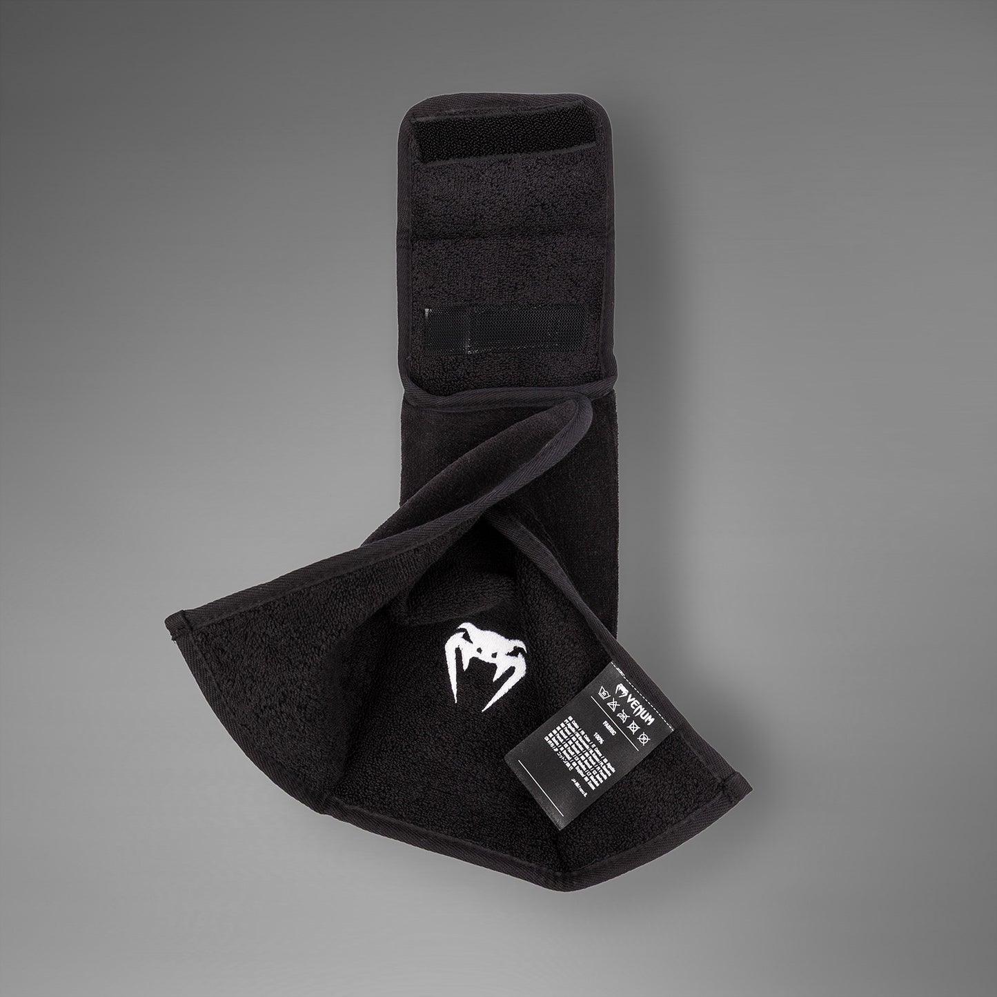 Venum Lineup Football Towel - Black/White