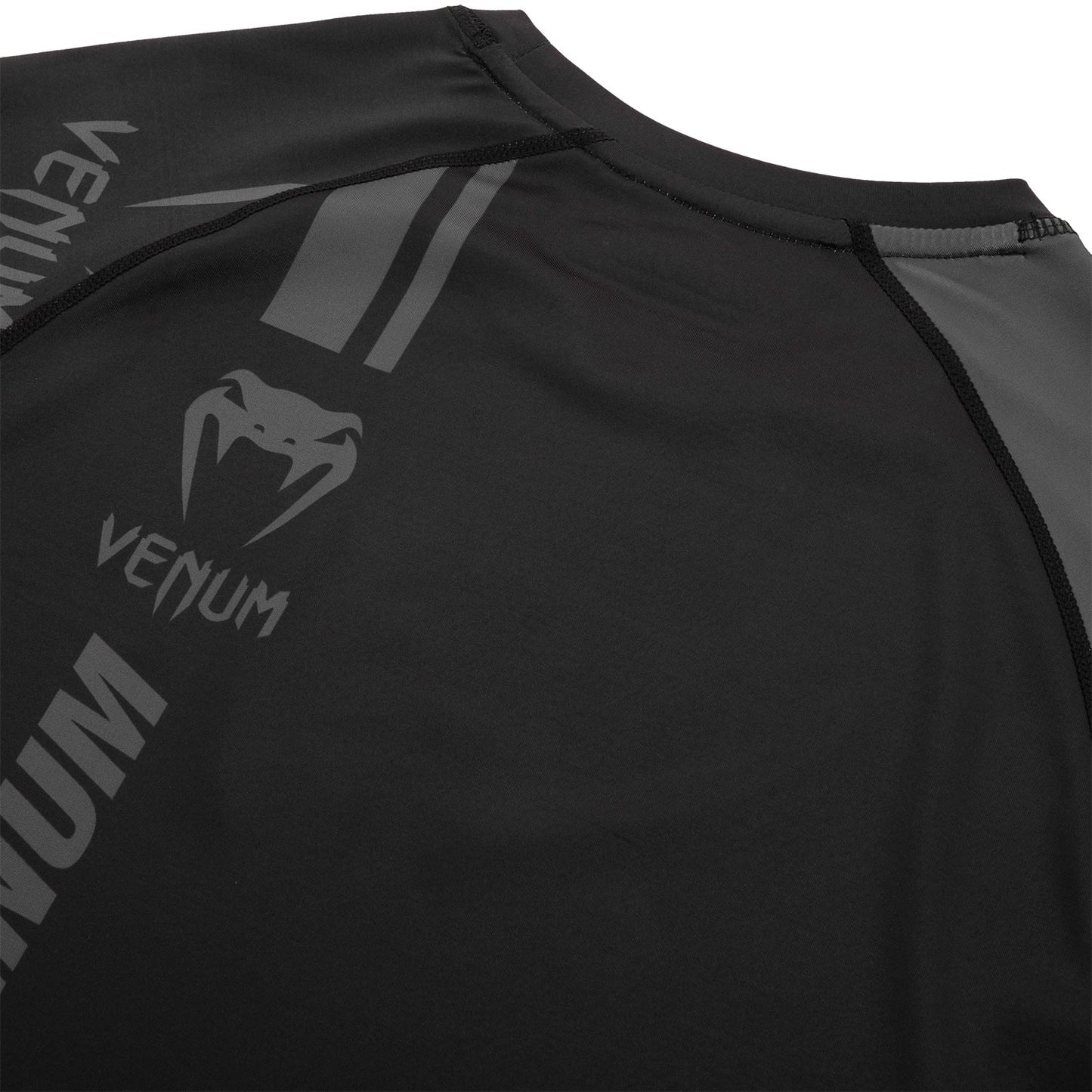 Venum Logos Rashguard - Short Sleeves - Black/Black