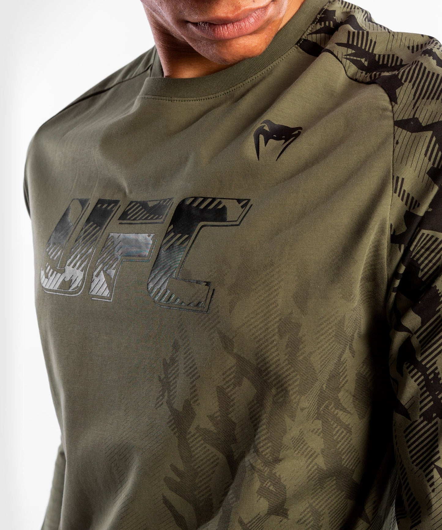 UFC Venum Authentic Fight Week Men's Long Sleeve T-shirt - Khaki