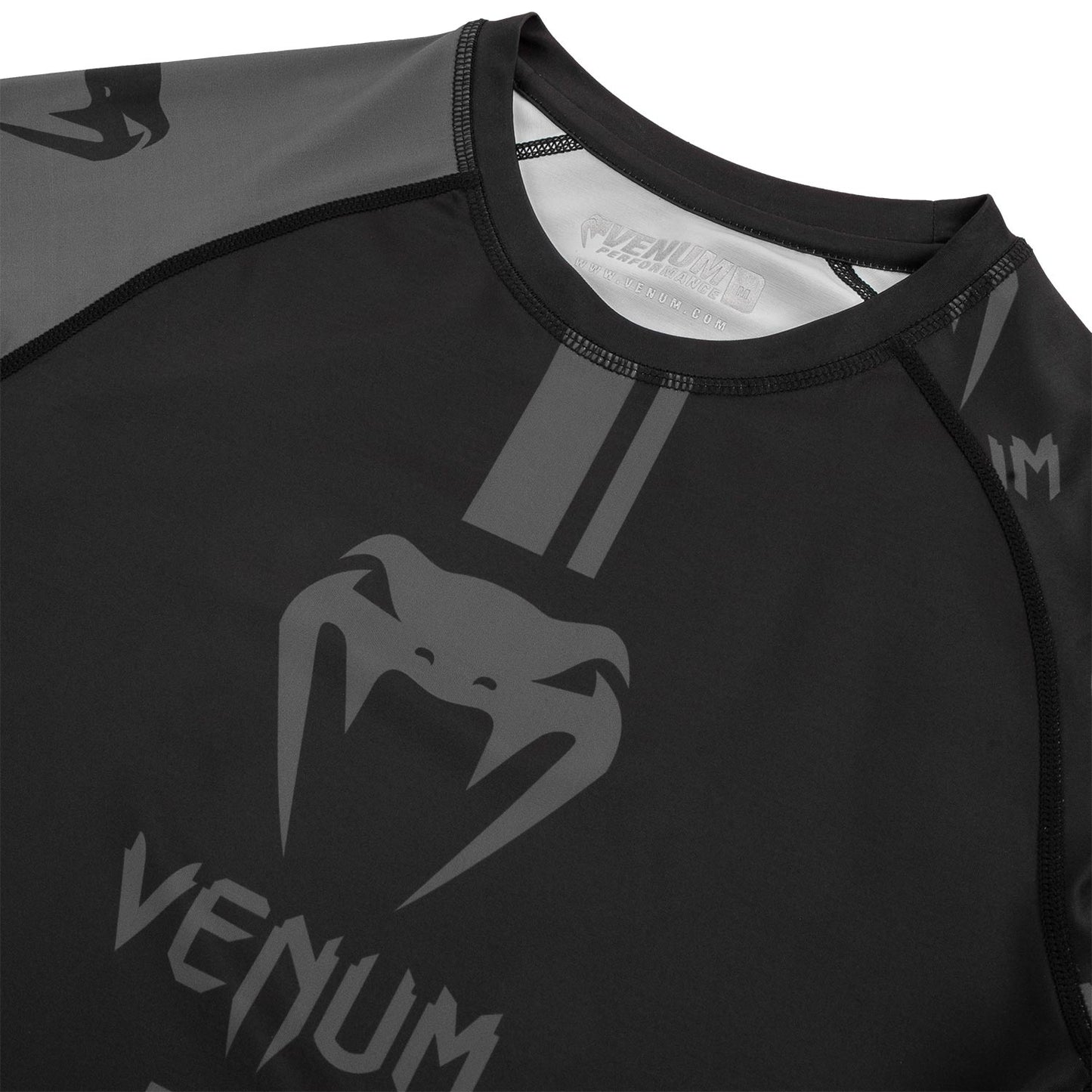 Venum Logos Rashguard - Long Sleeves - Black/Black