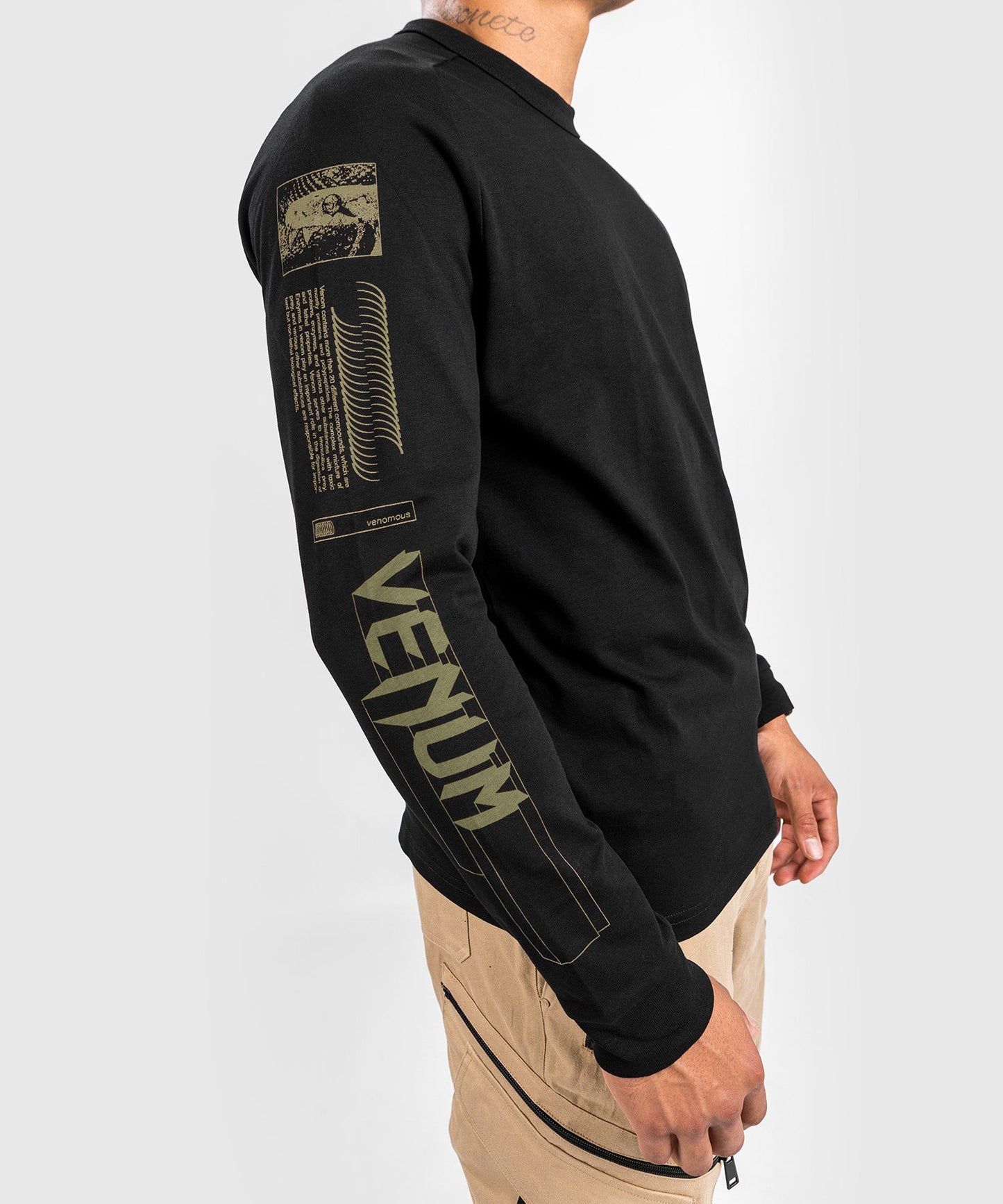 Venum Fangs T-Shirt - Long Sleeves - Black