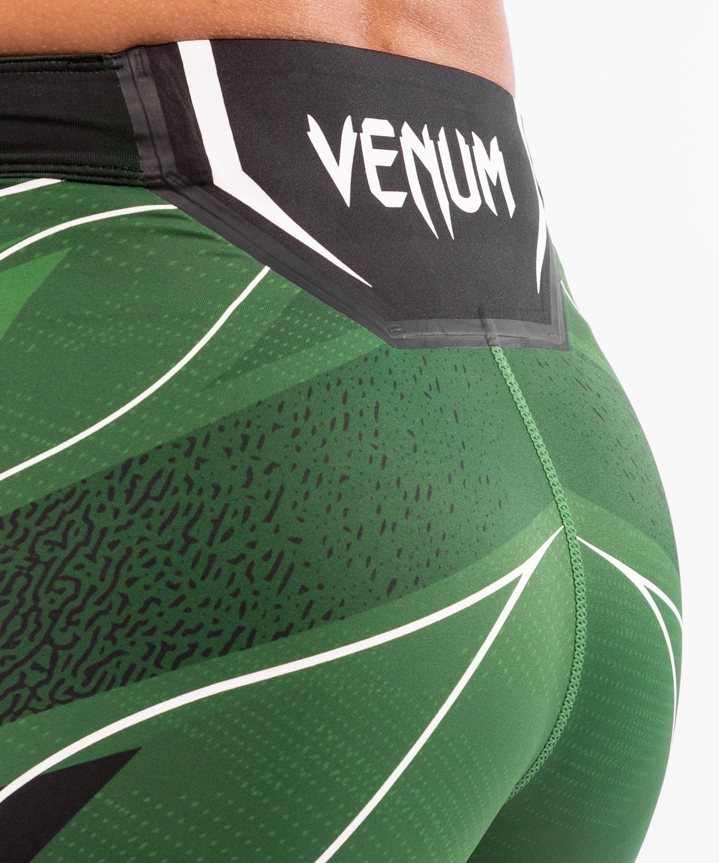 UFC Venum Authentic Fight Night Women's Vale Tudo Shorts - Short Fit - Green
