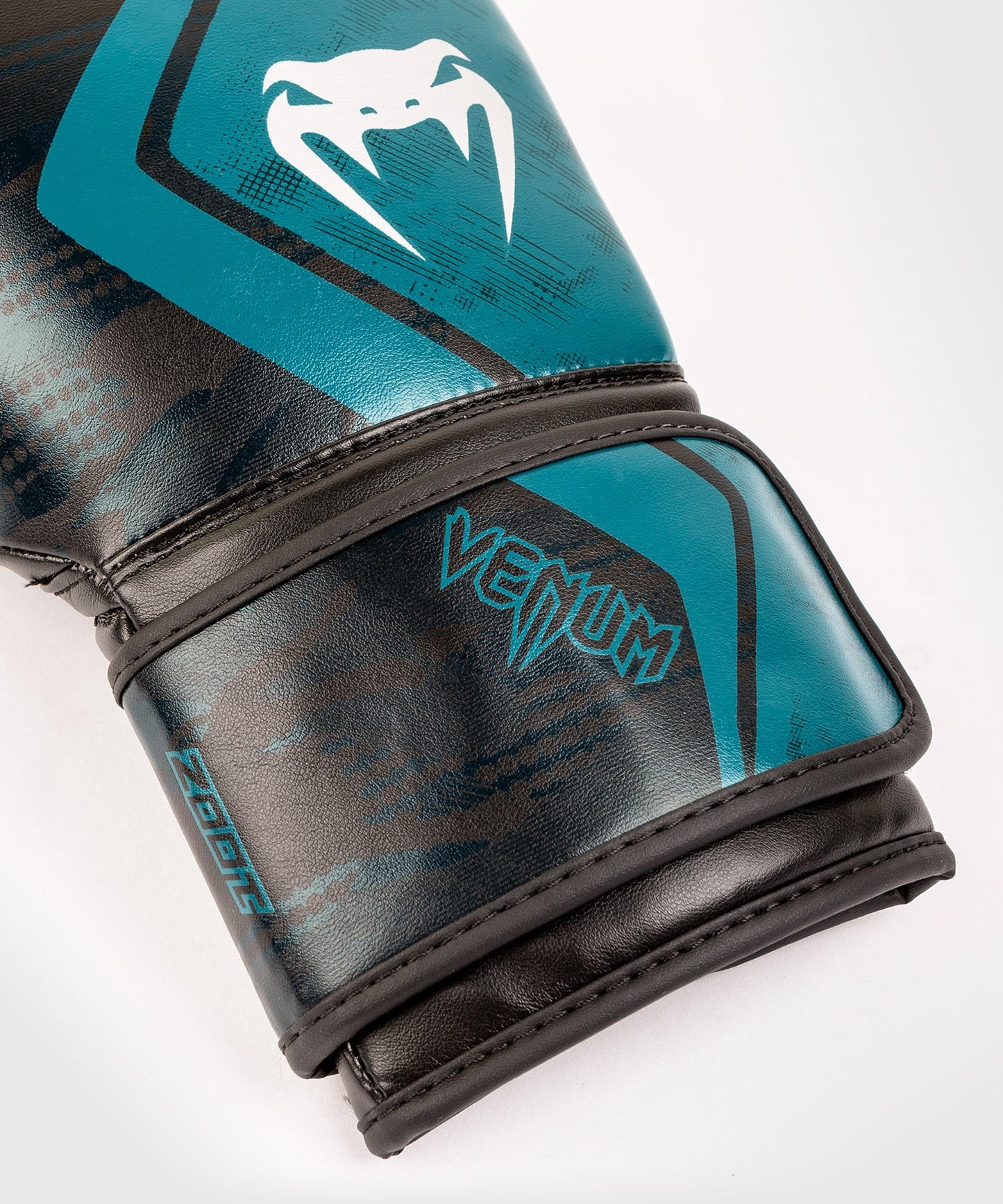 Venum Defender Contender 2.0 Boxing Gloves - Black/Green