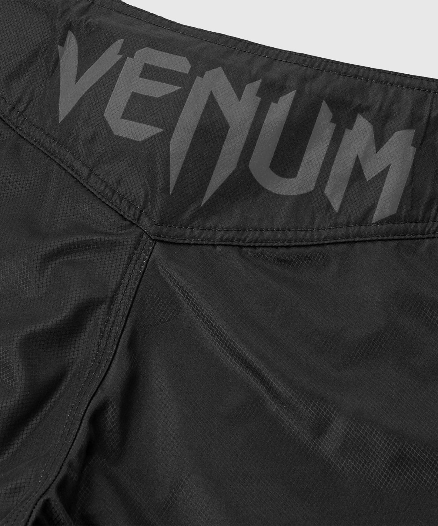 Venum Light 3.0 Fightshorts - Black/Dark camo