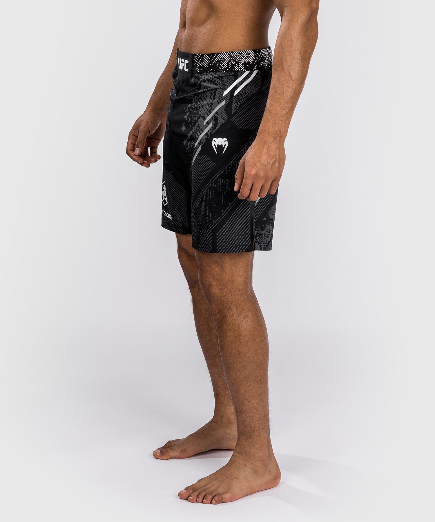 Venum UFC FIGHT NIGHT ADRENALINE - Sports shorts - black - Zalando.de