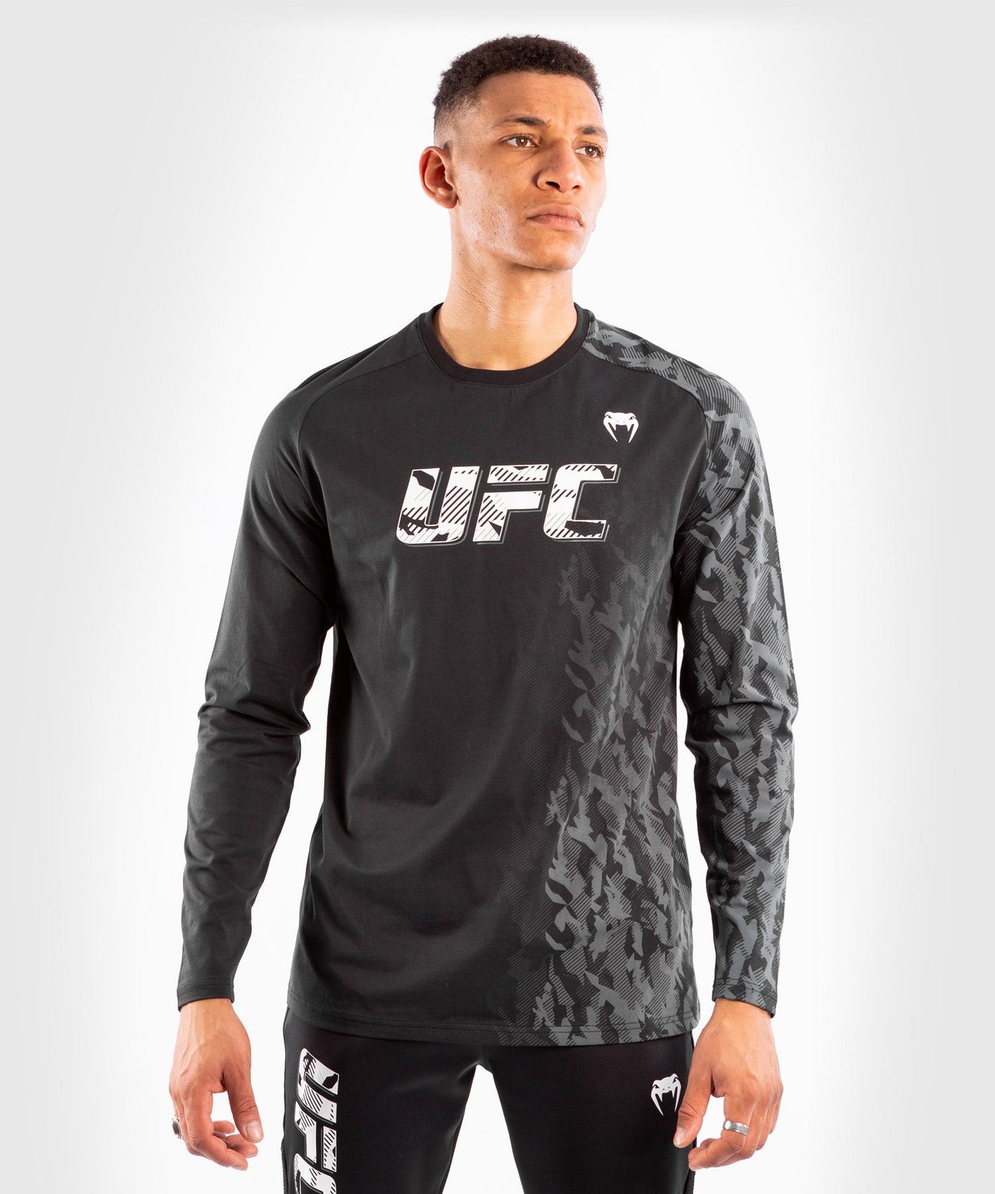 UFC Venum Authentic Fight Week Men's Long Sleeve T-shirt - Black