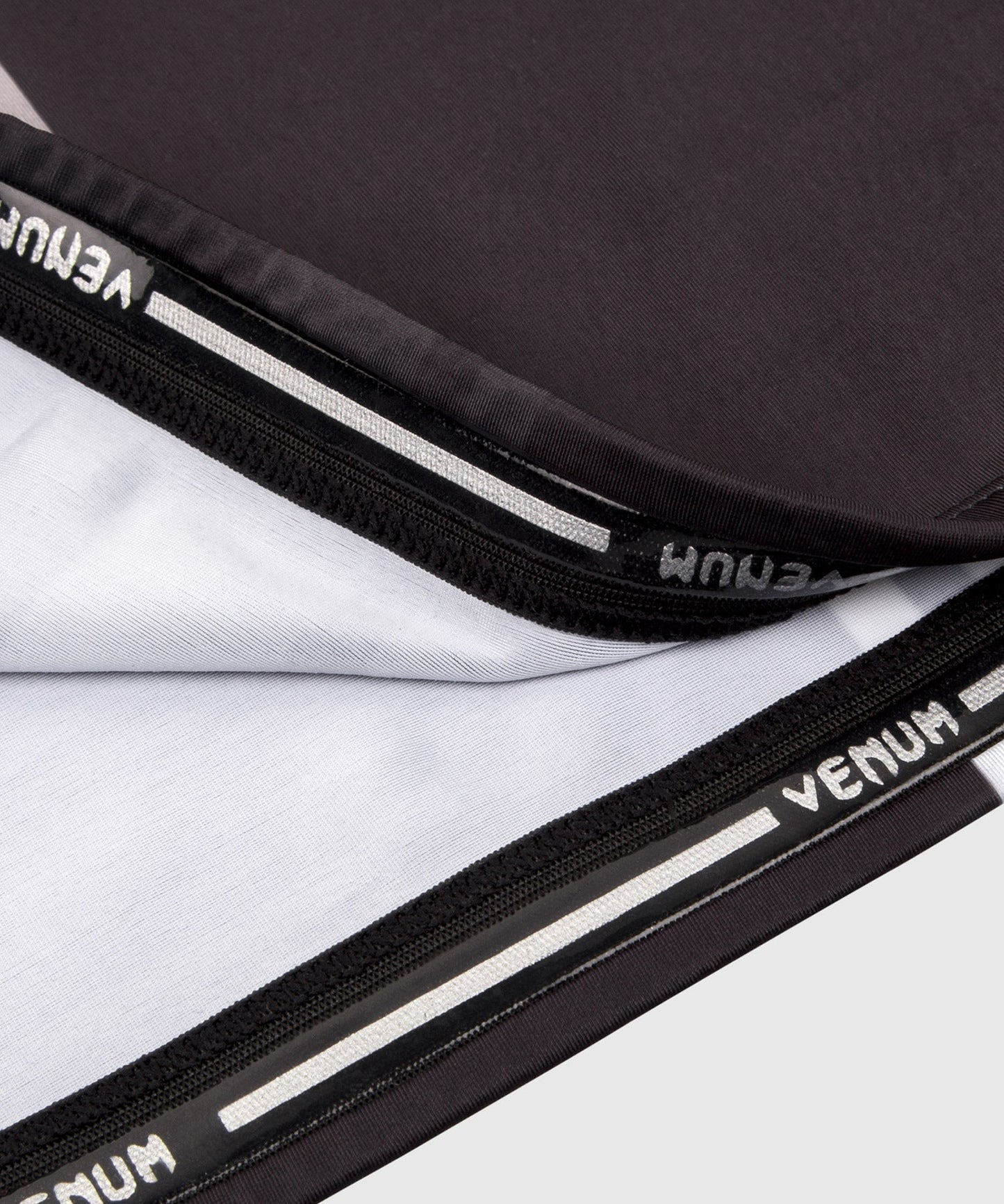 Venum Logos Rashguard Short Sleeves - Black/White