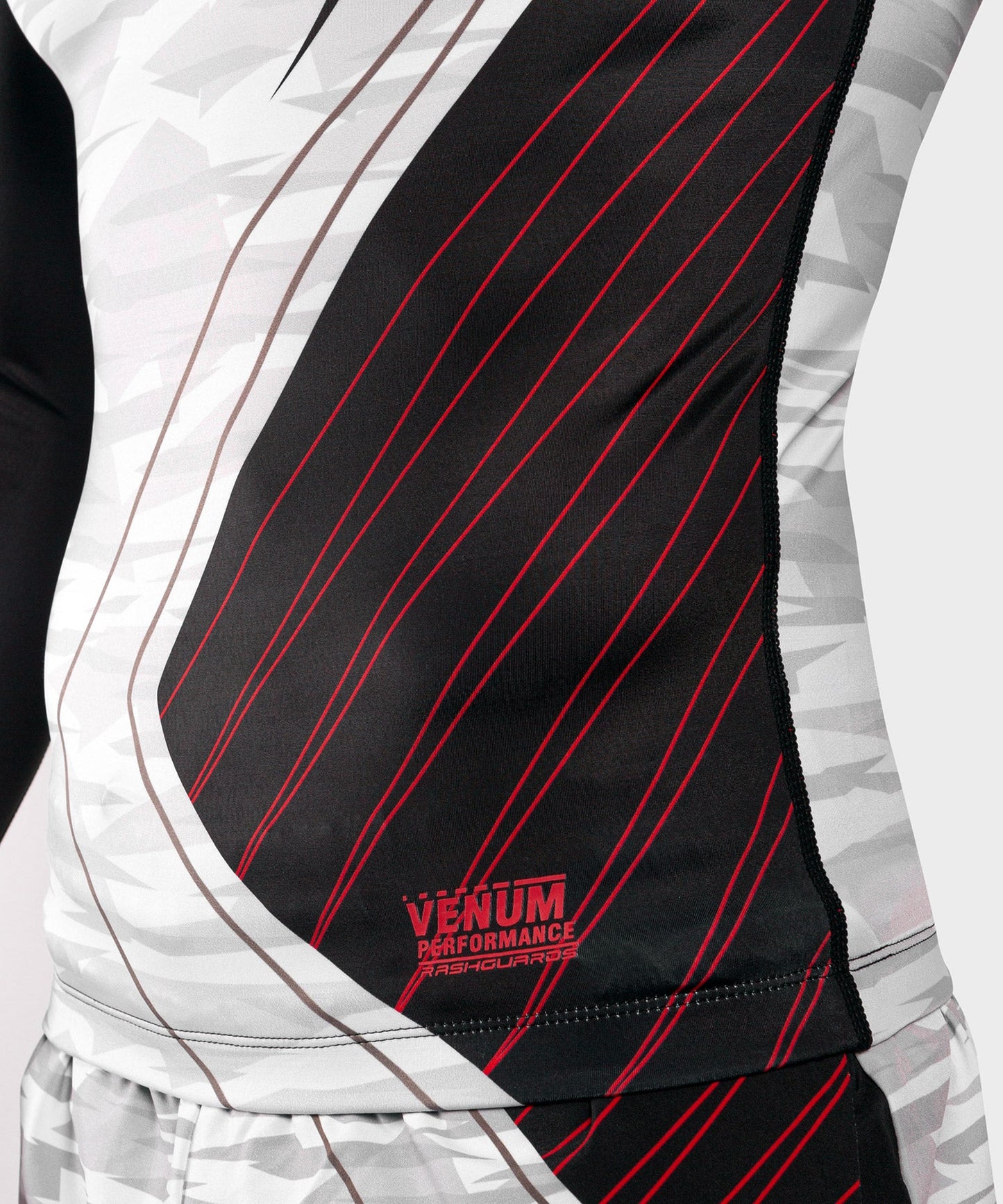 Venum Contender 5.0 Rashguard - Long sleeves - White/Camo