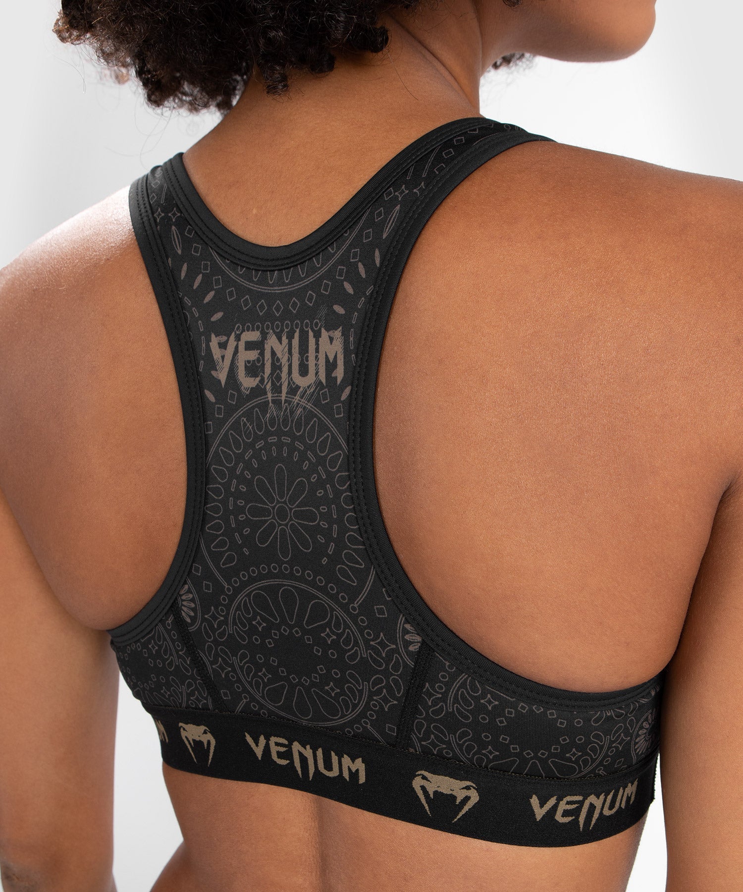 Venum Women's Snake Sport Bra White : : Clothing, Shoes &  Accessories