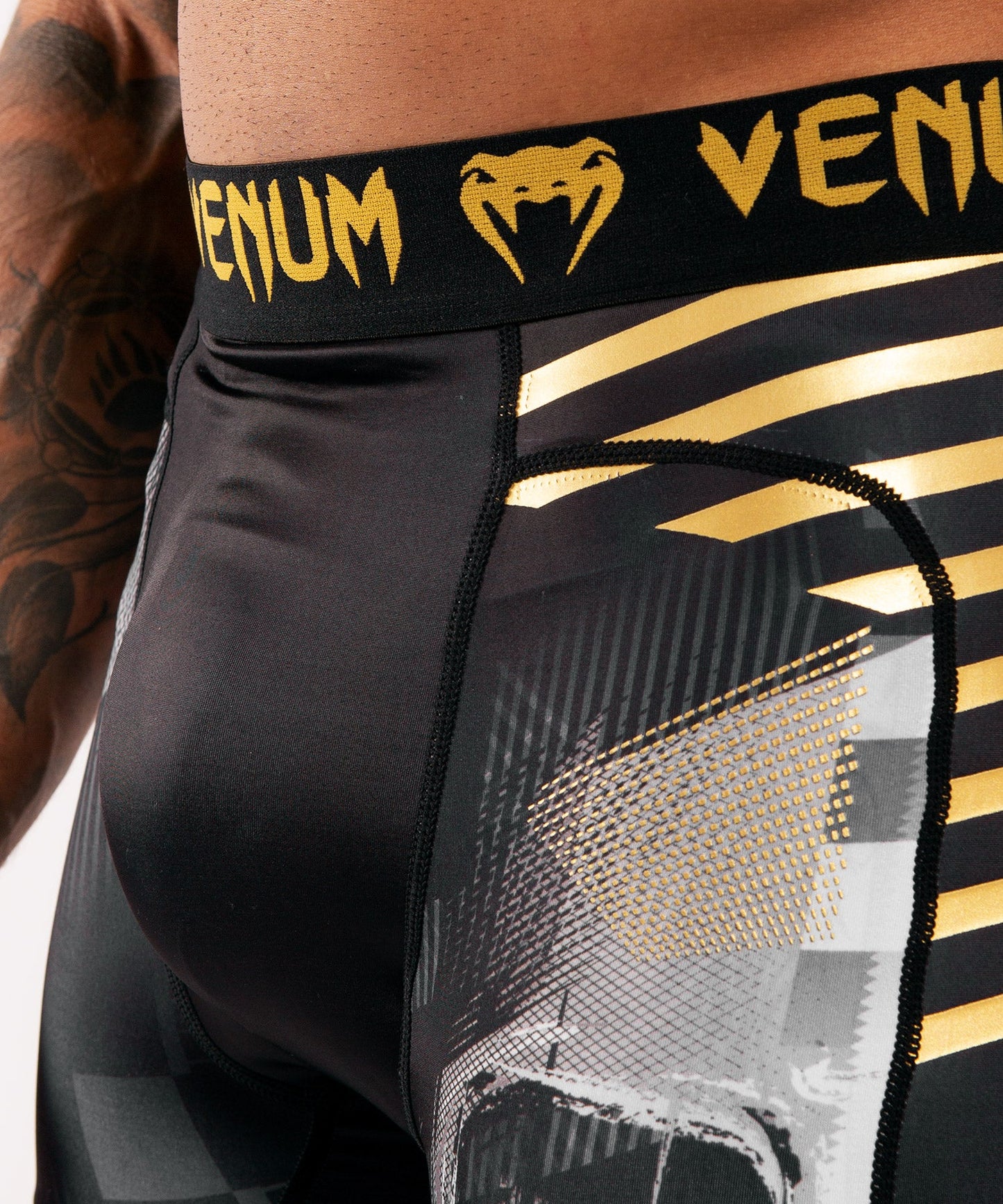 Venum Skull compression shorts - Black