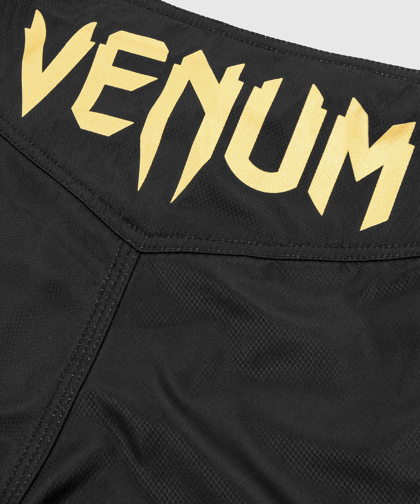 Venum Light 3.0 Fightshorts - Black/Gold